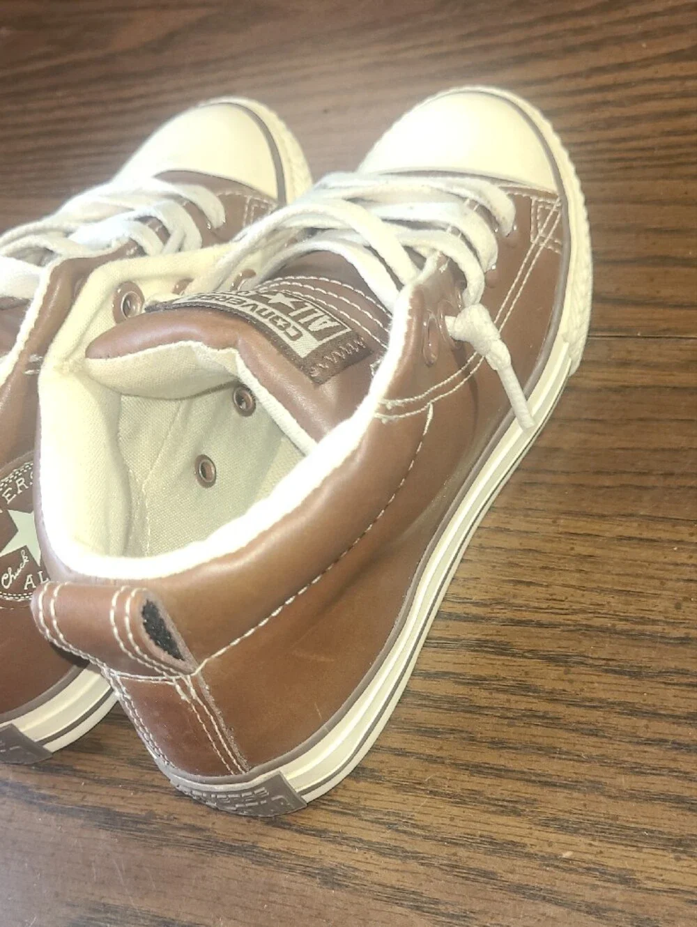 Converse Kids Brown and White Leather Mid Sneakers Size 1